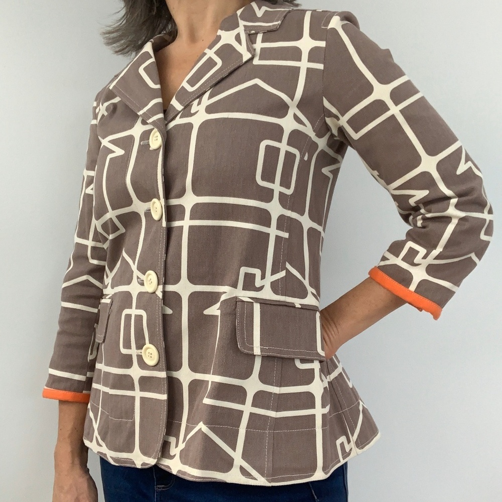 Fitted Orla Kiely Blazer with Oversize House Print